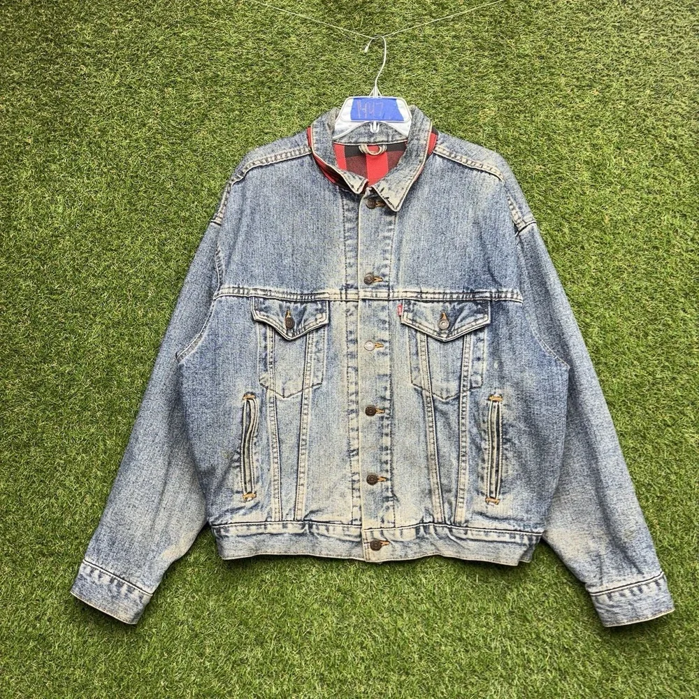 Vintage Levis Trucker Jacket Mens Medium Flannel Lined Denim Made in USA 80s 90s